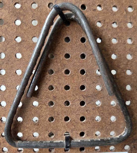 Anillo triangular COMIVA de 15 × 15 cm